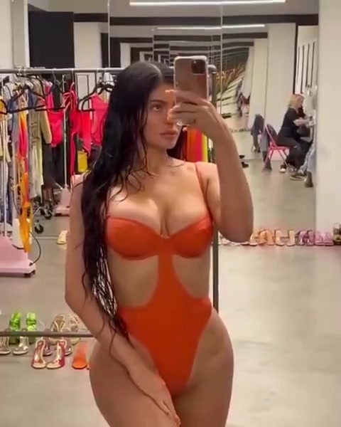Kim Kardashian Hot Erotic Body