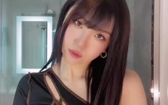Aria Saki sexy dance…