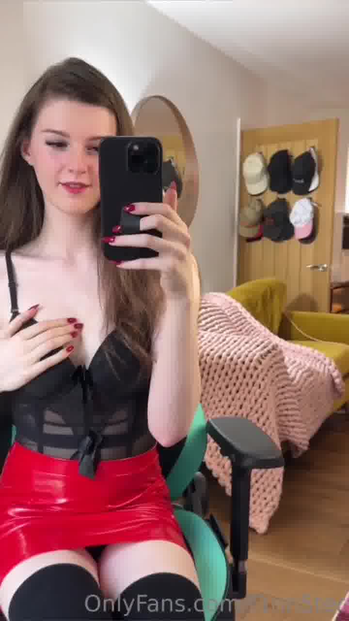 F1nn5ter sexy in bedroom…