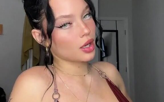 Fympeyton – Sexy with erotic body
