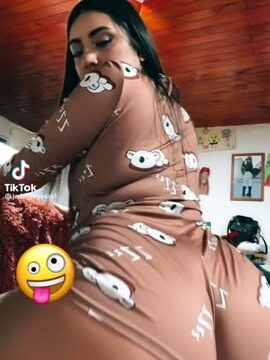Jade Reyes hot big butt on bed
