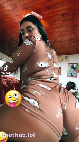 Jade Reyes hot big butt on bed