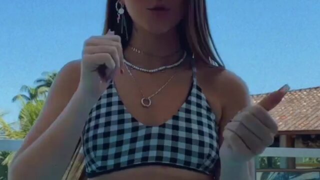Melmaia sexy in pool!!