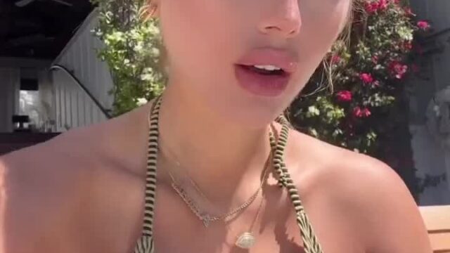Arabella Chi hot sexy bikini…