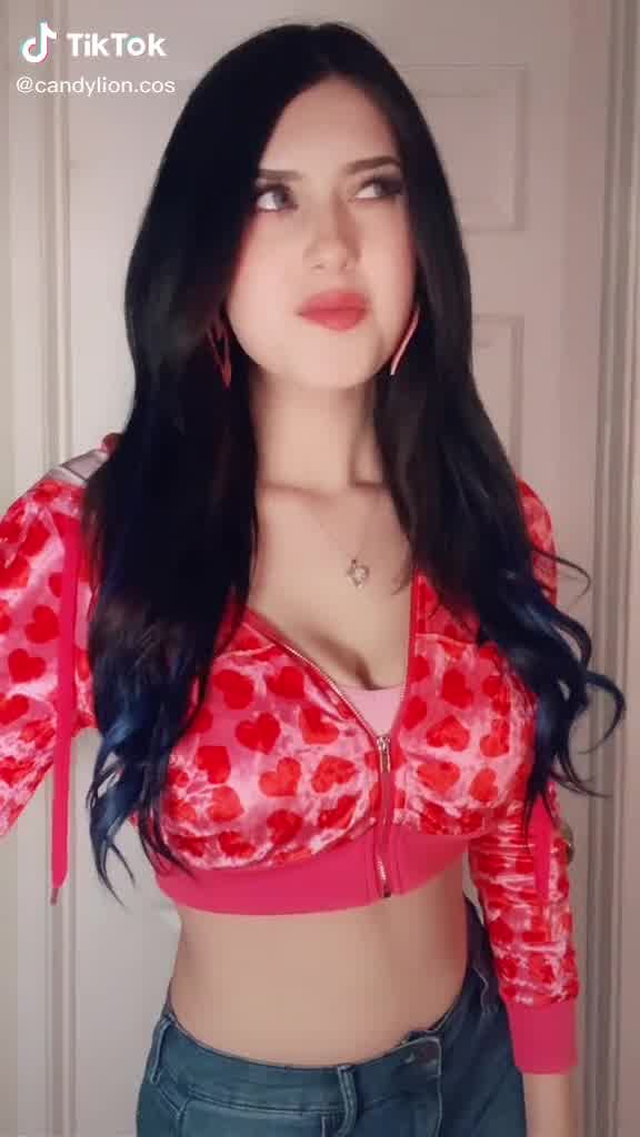 Candylion cosplay babe!!