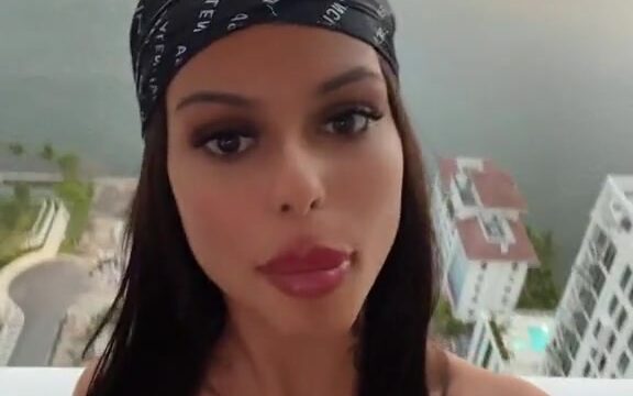 Minaaxo sexy babe