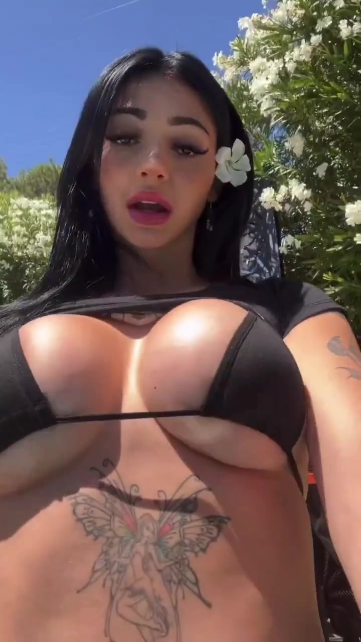 Aliyah Marie – Sexy with erotic body