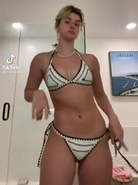 Faith Ordway – Sexy with erotic body