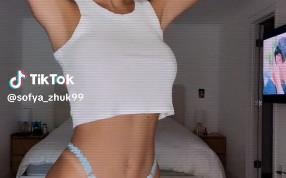 Sofya Zhuk – Sexy with erotic body