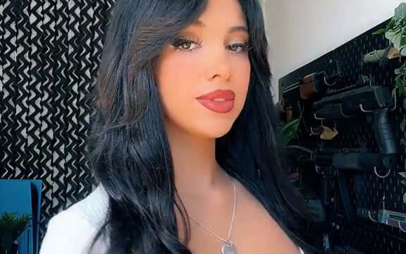 Julia Bayonetta nude show tits sexy – hot video