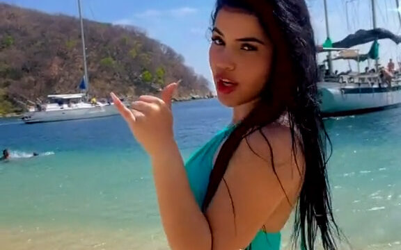 Mariana avila nude show booty sexy – hot video