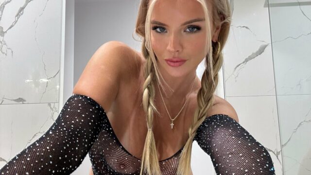 Layla Roo – Hot Big Tits Video Onlyfans Leaked!!!