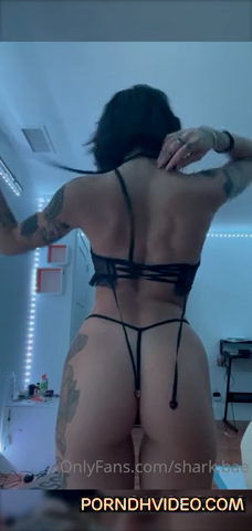 Shark Bae/Kyliemaeelynn – Nude show with erotic body!!! New Onlyfans video leaked