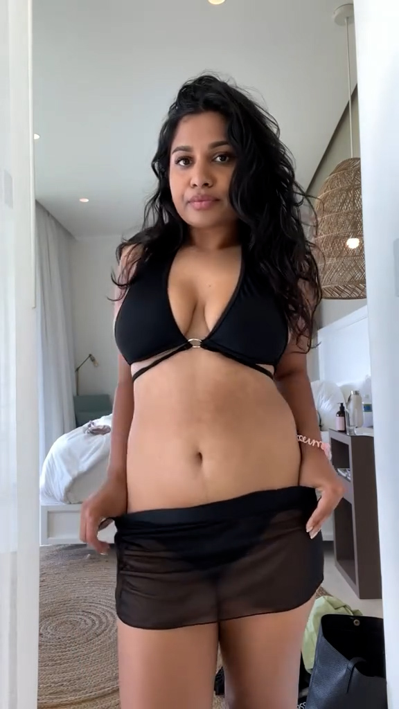 Zara Patel show erotic body in bedroom!!! Viral video leaked