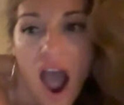 Susanna Gibson play dildo on bed so hot!!! New sex tape leaked